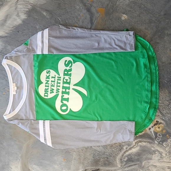 Ultra Flirt Drinks Well With Others. Shamrock Tee. Size Small - Picture 4 of 5
